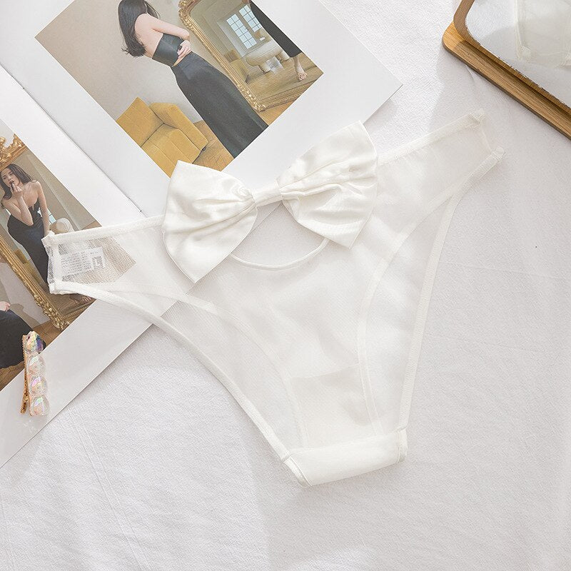 Prześwitujące figi z kokardą Marguerite-lorana.eu