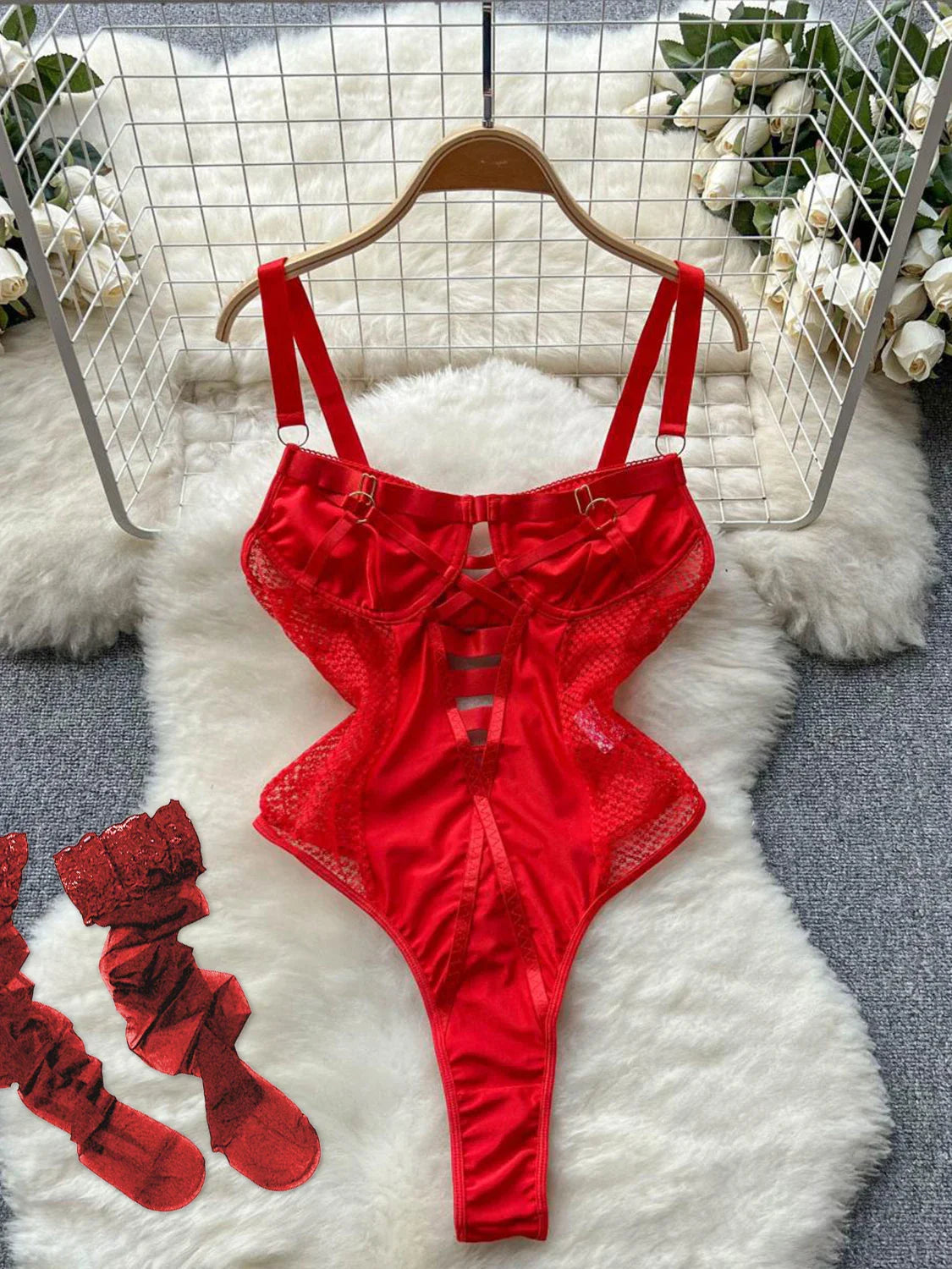 Body na ramiączkach z pończochami w zestawie Francette-lorana.eu