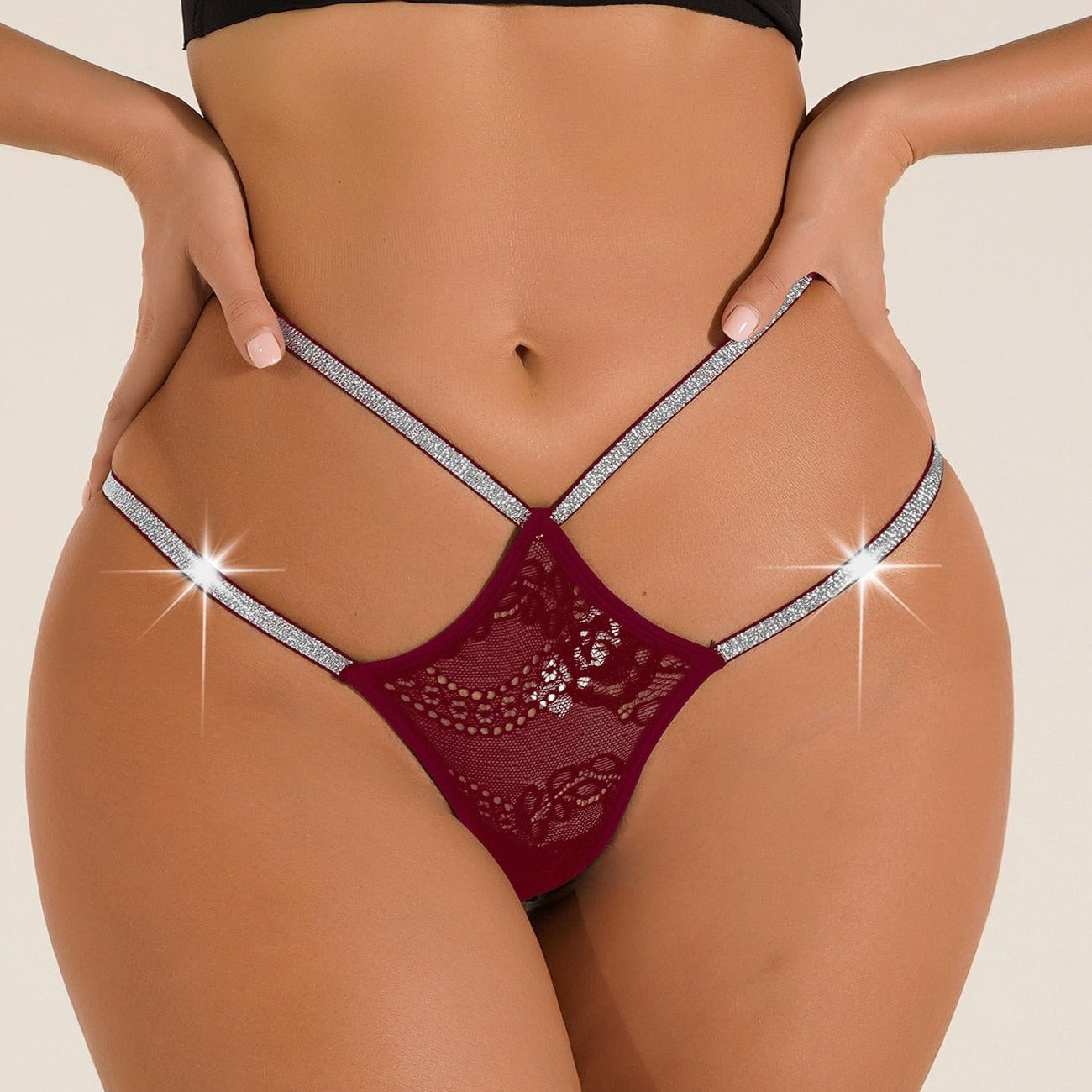 Koronkowe stringi z ozdobnymi paskami Oriel-lorana.eu