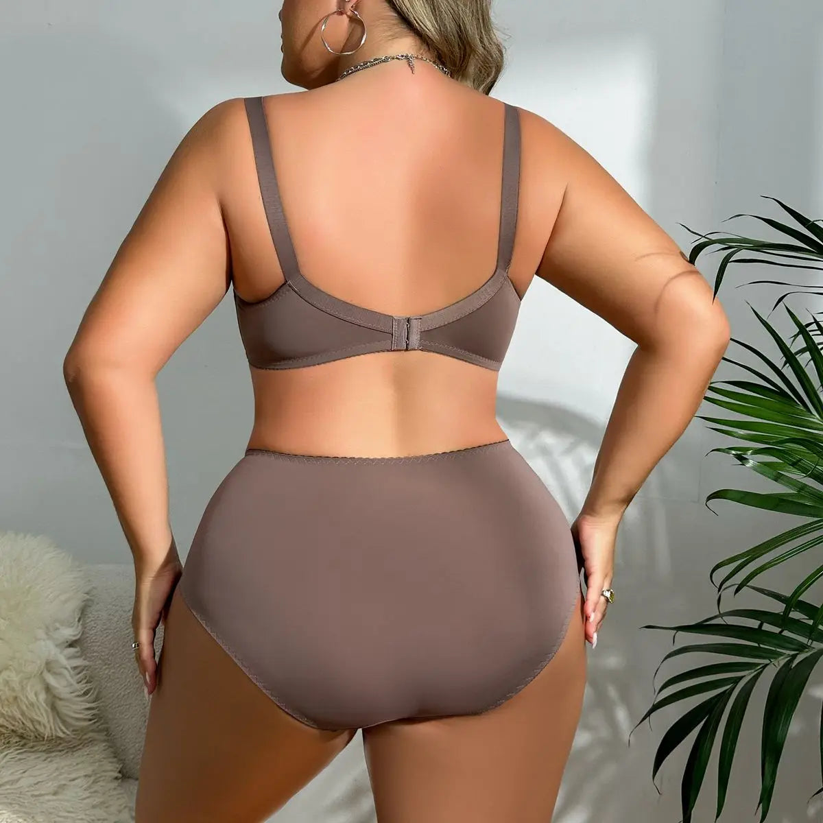 Komplet bielizny koronkowej Plus Size Avril-lorana.eu