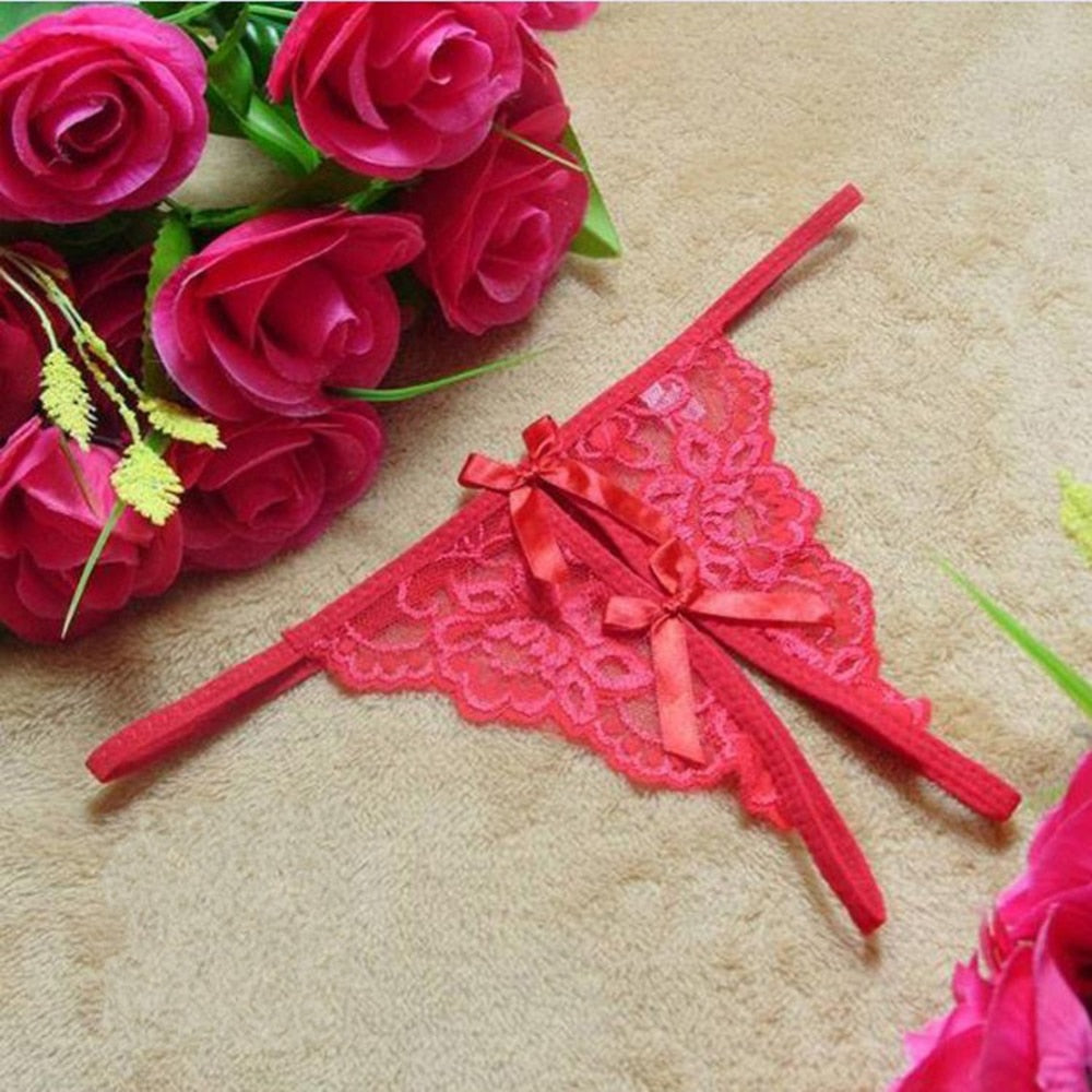 Koronkowe stringi z rozcięciem Noemi-lorana.eu