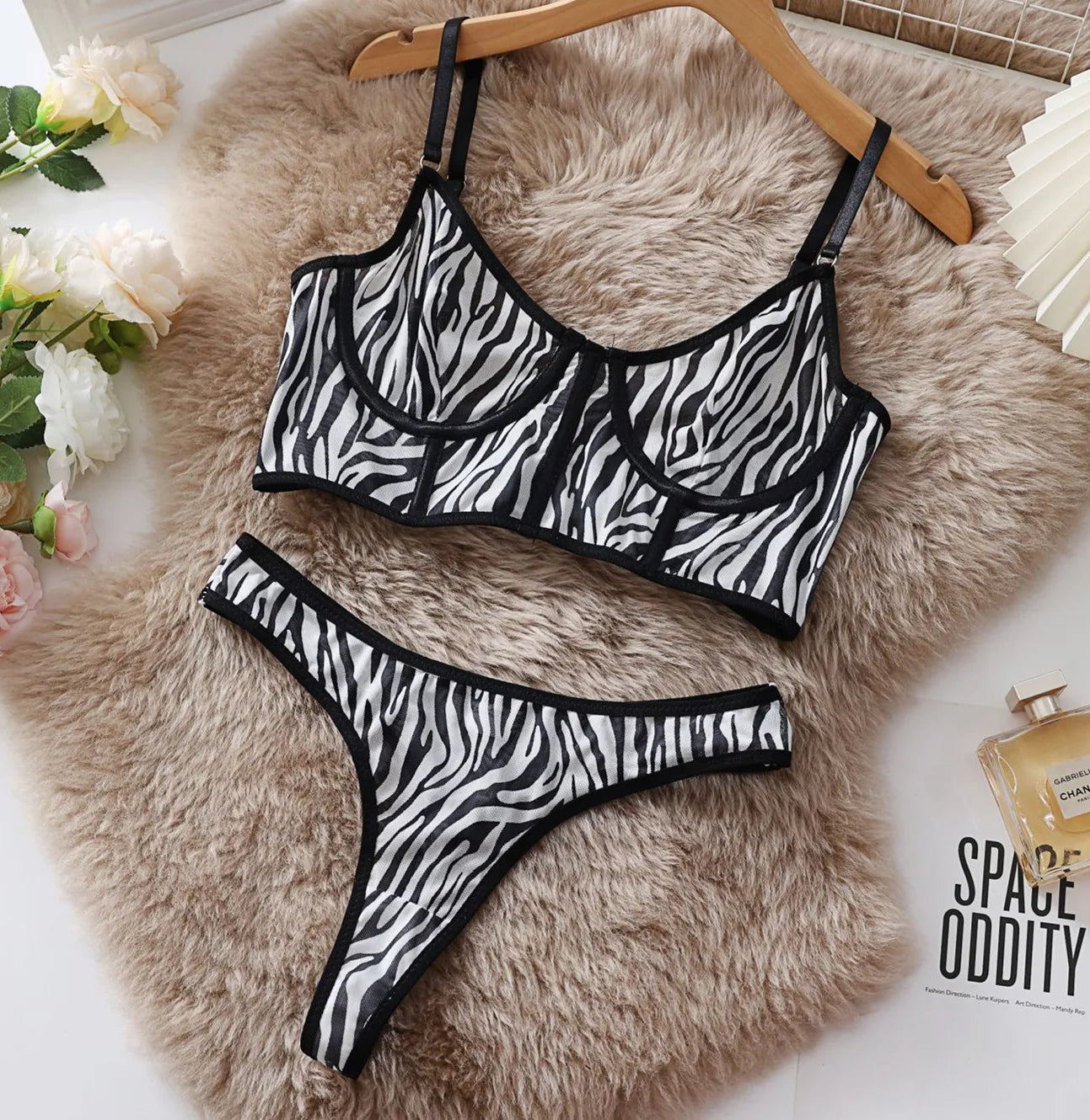 Prześwitujący komplet bielizny Éléanor-lorna.eu