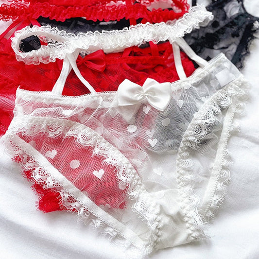 Prześwitujące majtki w serduszka Alma-lorana.eu