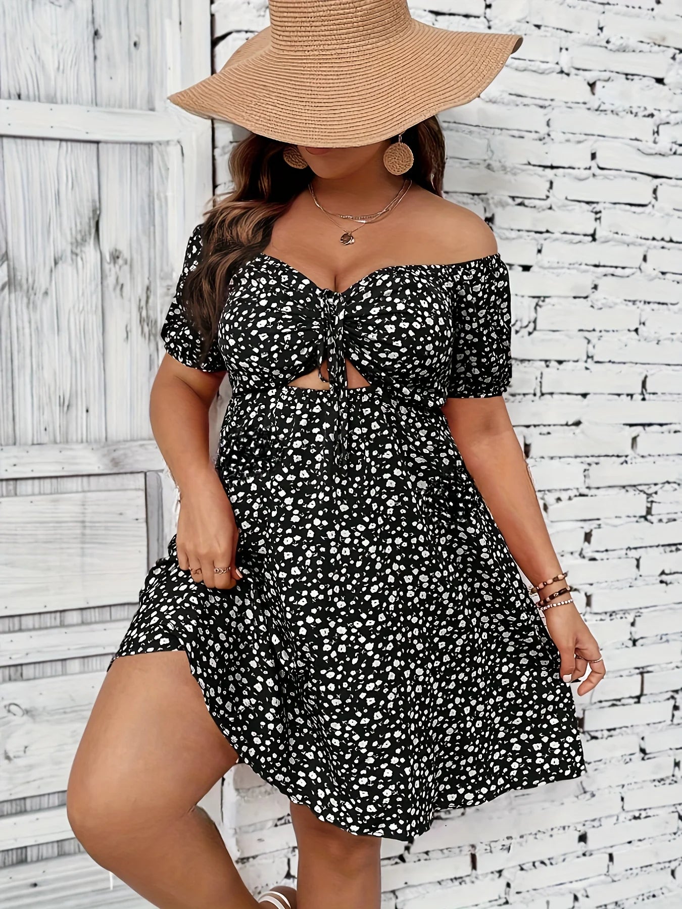 Plażowa sukienka plus size z odkrytymi ramiączkami Lou