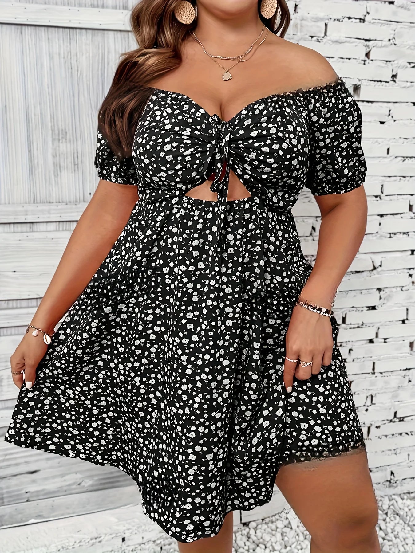 Plażowa sukienka plus size z odkrytymi ramiączkami Lou