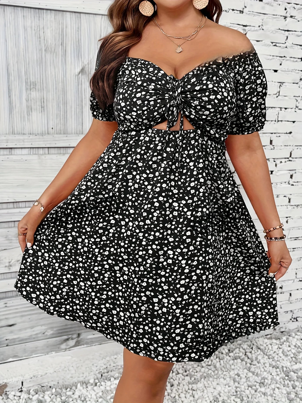 Plażowa sukienka plus size z odkrytymi ramiączkami Lou