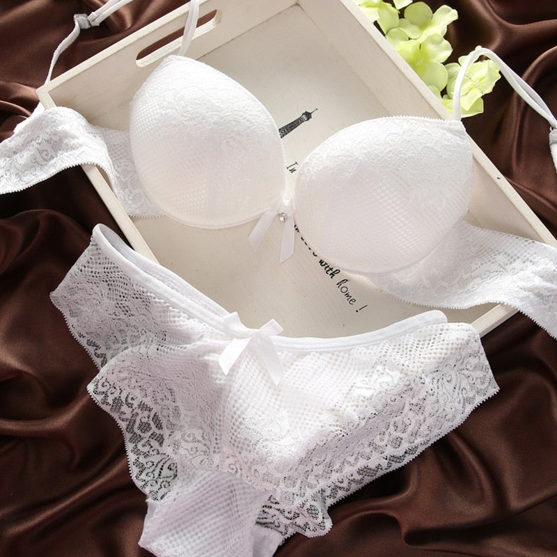 Ensemble de lingerie en dentelle-lorana.eu