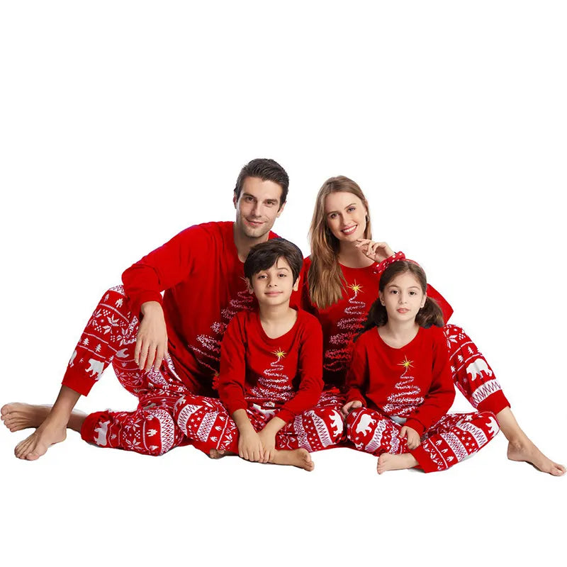 Pyjama de famille avec arbre de Noël - Papa-lorana.eu